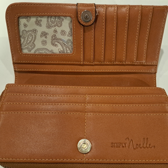 Simply Noelle brown leather wallet - Picture 4 of 5